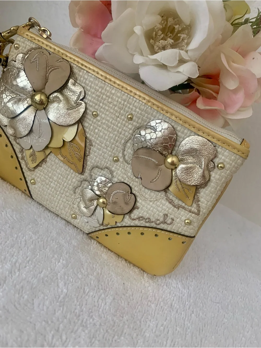 RARE Coach Raffia Floral Appliqué  Wristlet - Cream and Gold “LIMITED EDITION”